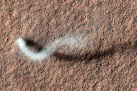 Dust devil (ou tourbillon de poussière) sur Mars